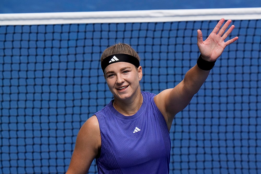 | Photo: AP/Eduardo Munoz Alvarez : US Open Tennis: Karolina Muchova, of the Czech Republic, reacts after defeating Jasmine Paolini, of Italy